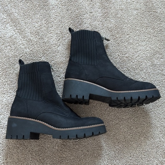 Waterproof boots - Picture 2 of 2